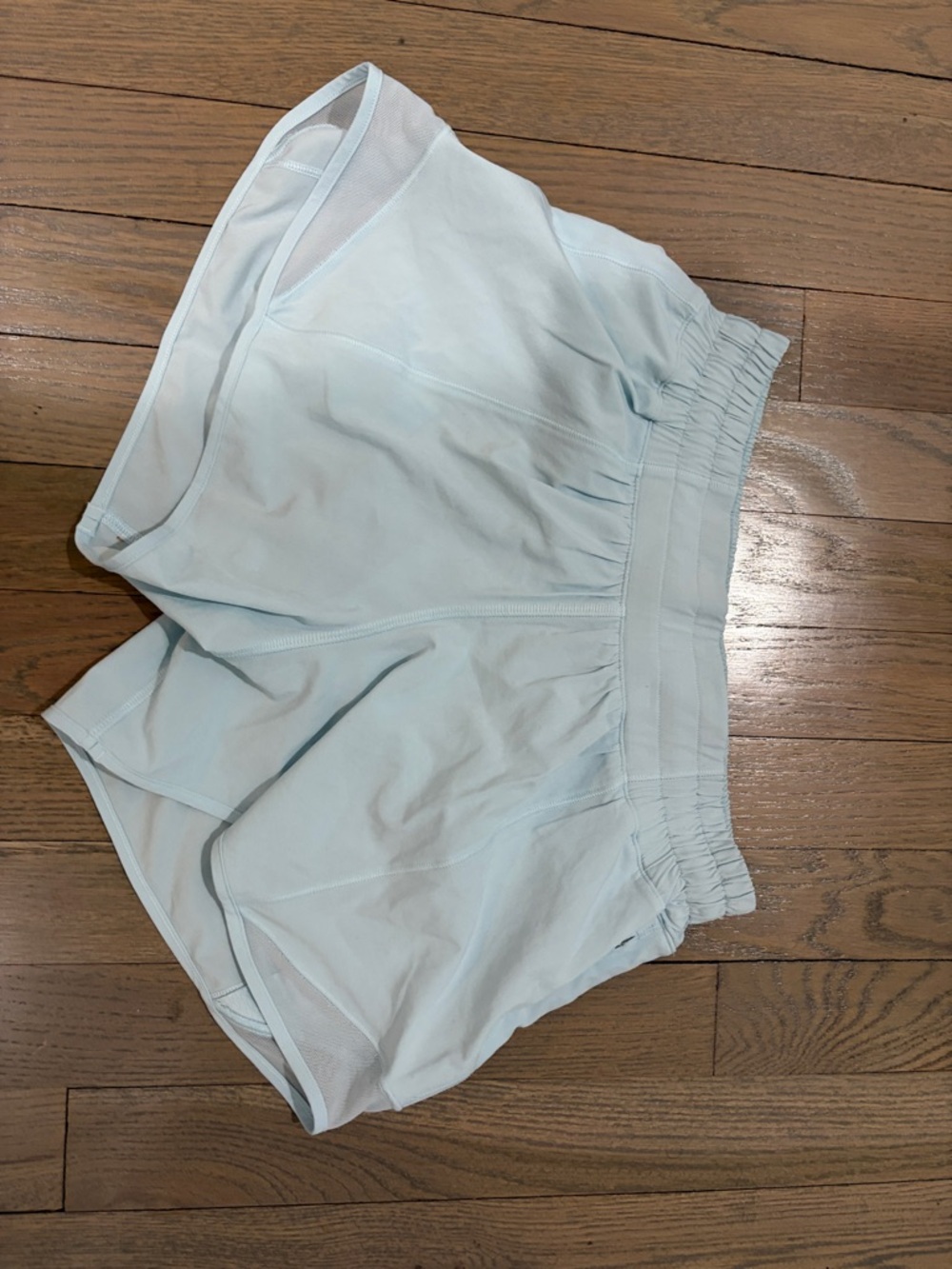 Lululemon light blue hotty hot shorts
Size: 4 - 4in
GREAT CONDITION